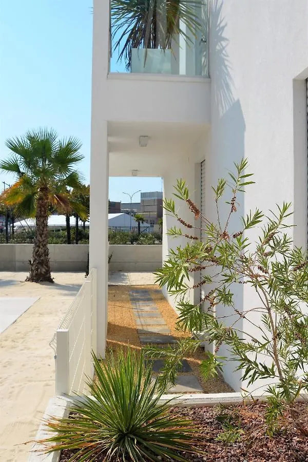 Sun Beach Residence Con Piscina - Piazza Brescia - Adria Holiday Jesolo - Family Apartments Lido di Jesolo