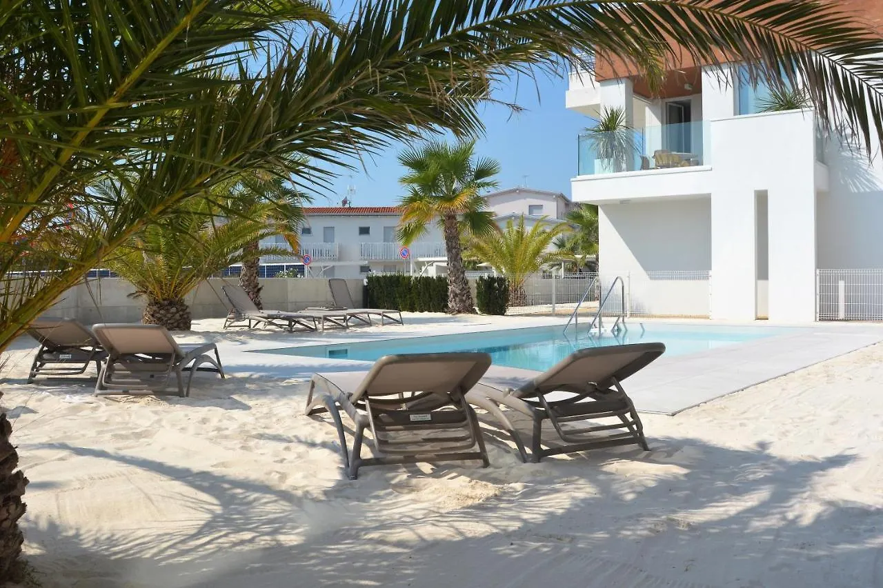Sun Beach Residence Con Piscina - Piazza Brescia - Adria Holiday Jesolo - Family Apartments 0*, Lido di Jesolo Italien