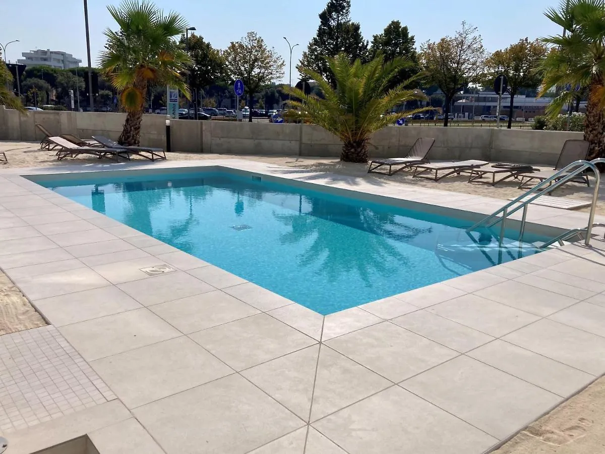 Sun Beach Residence Con Piscina - Piazza Brescia - Adria Holiday Jesolo - Family Apartments 0*, Lido di Jesolo