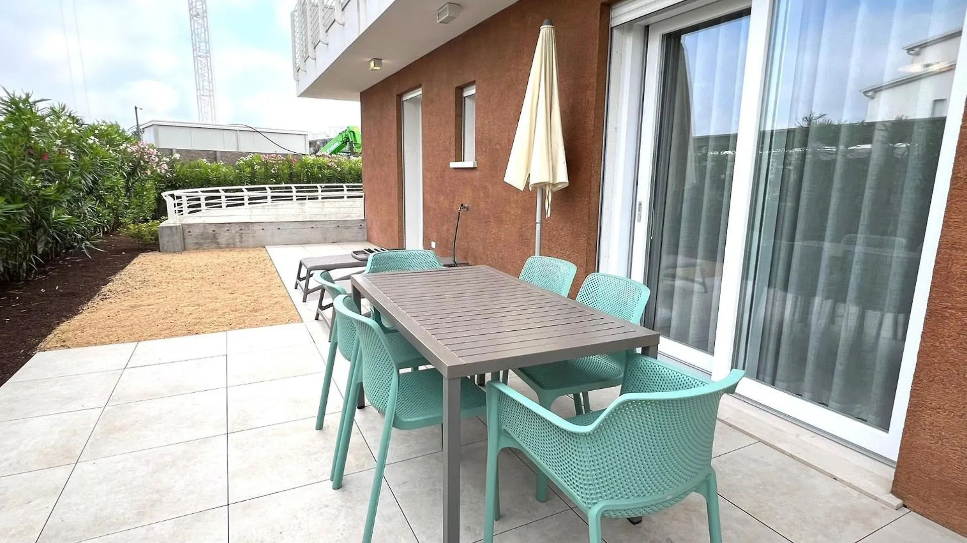 Sun Beach Residence Con Piscina - Piazza Brescia - Adria Holiday Jesolo - Family Apartments Italien
