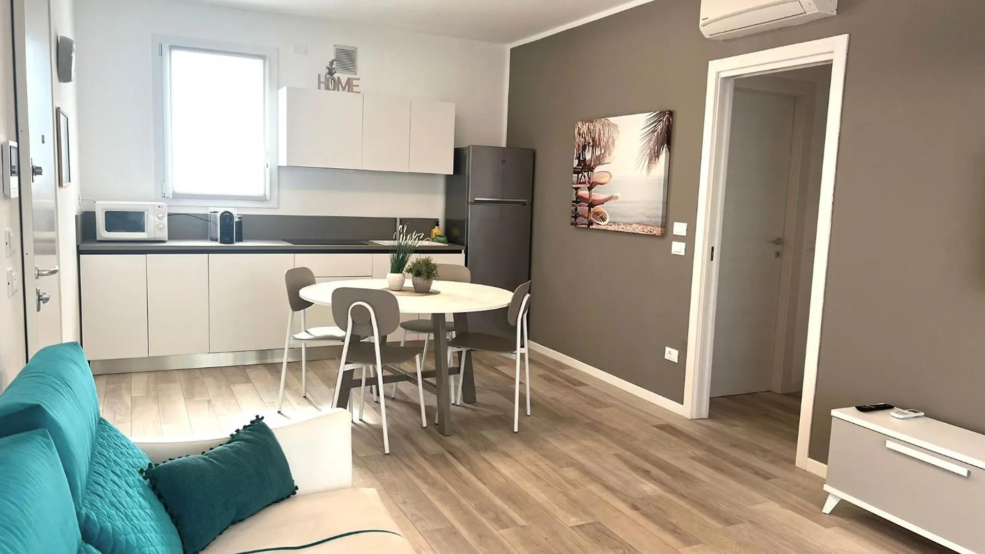 Sun Beach Residence Con Piscina - Piazza Brescia - Adria Holiday Jesolo - Family Apartments