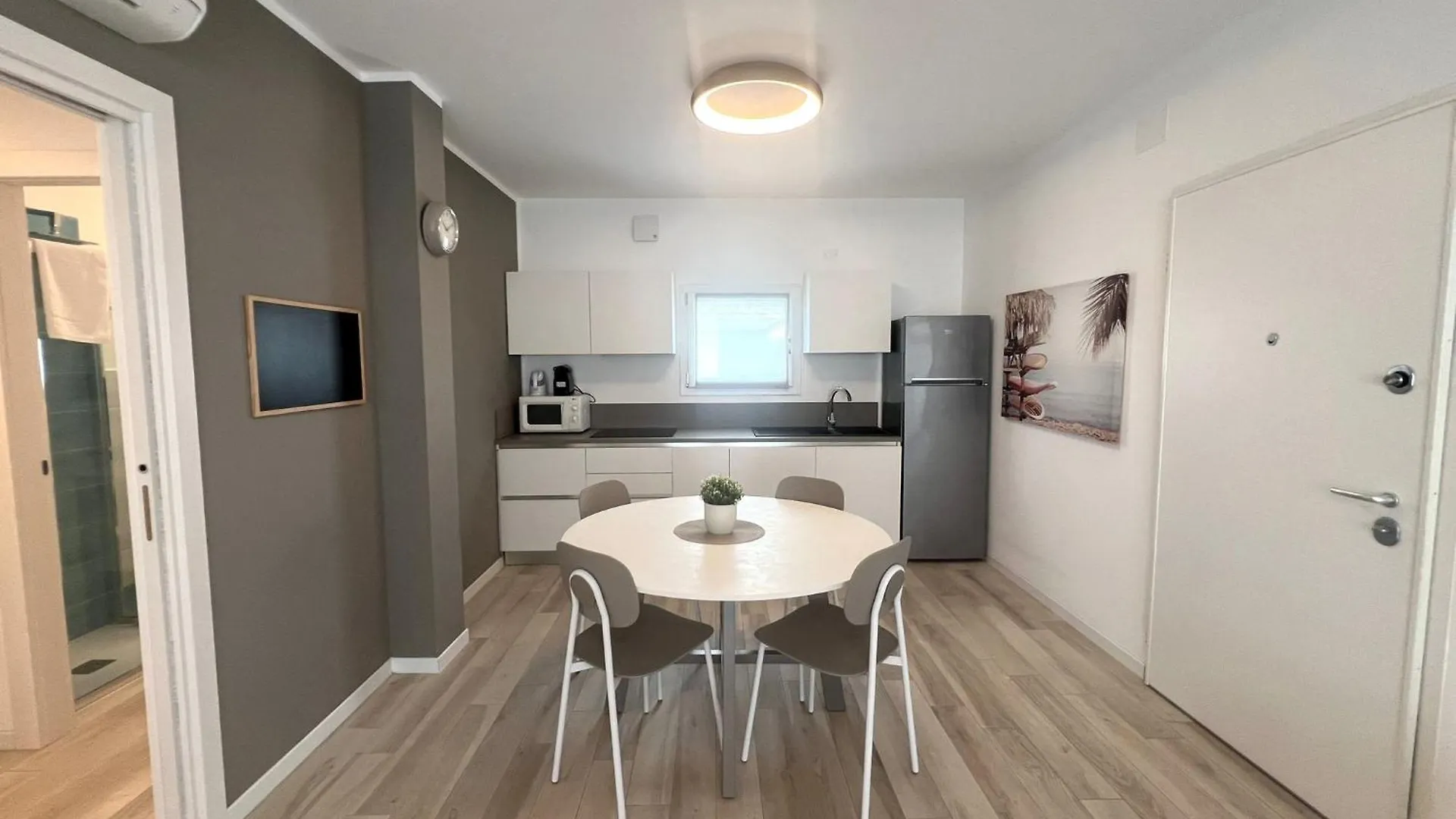 Sun Beach Residence Con Piscina - Piazza Brescia - Adria Holiday Jesolo - Family Apartments