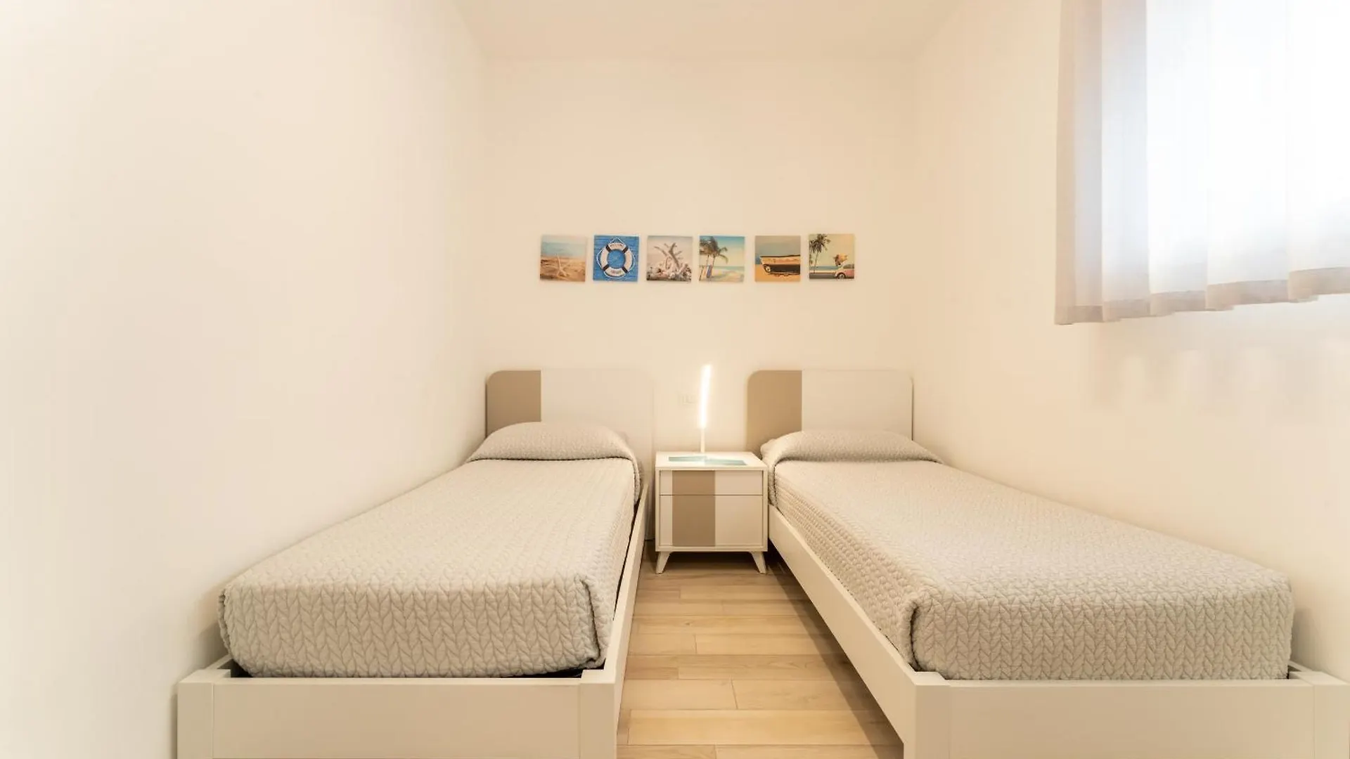 Sun Beach Residence Con Piscina - Piazza Brescia - Adria Holiday Jesolo - Family Apartments Italien