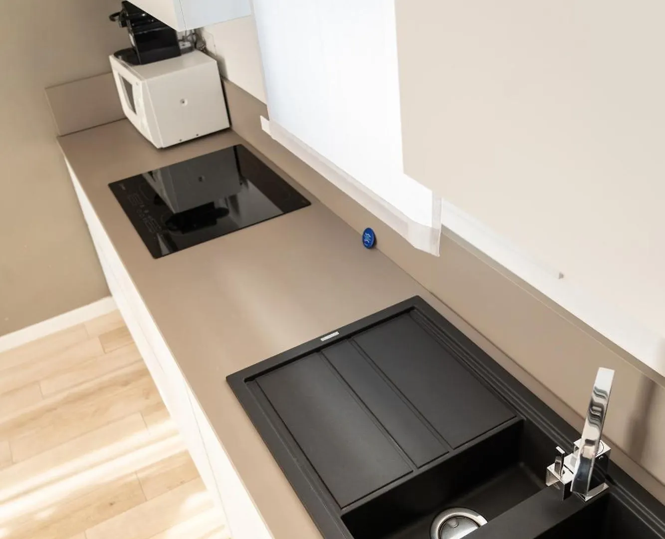 Sun Beach Residence Con Piscina - Piazza Brescia - Adria Holiday Jesolo - Family Apartments Italien