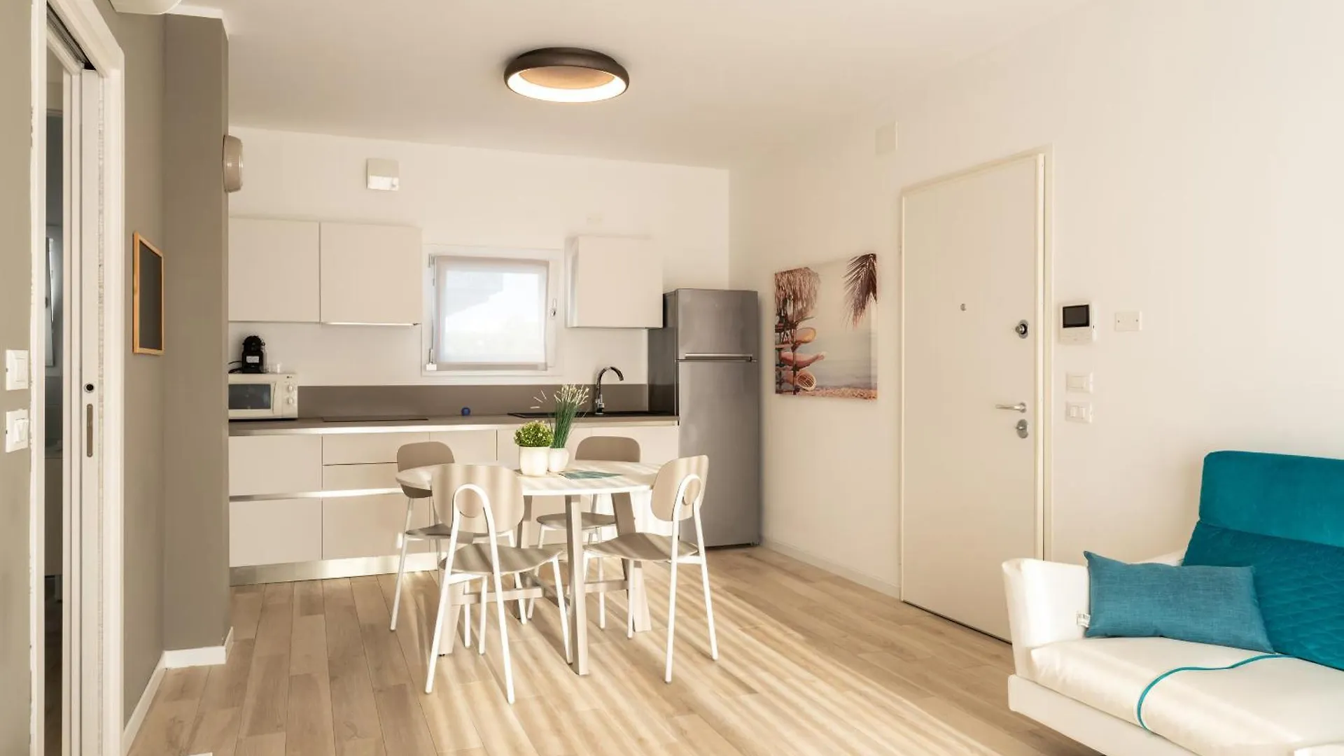 Sun Beach Residence Con Piscina - Piazza Brescia - Adria Holiday Jesolo - Family Apartments
