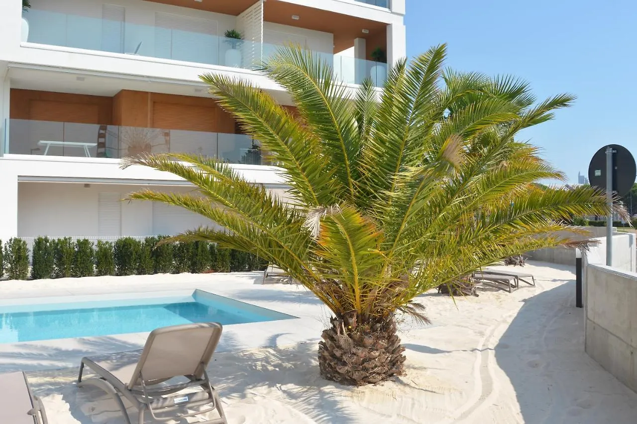 Sun Beach Residence Con Piscina - Piazza Brescia - Adria Holiday Jesolo - Family Apartments איטליה
