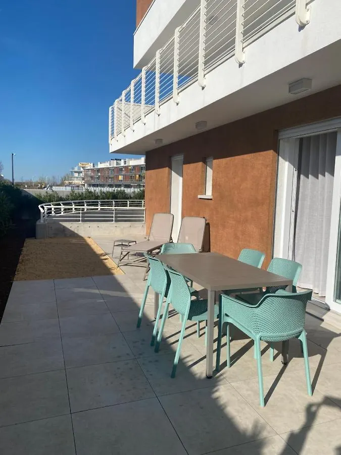 Sun Beach Residence Con Piscina - Piazza Brescia - Adria Holiday Jesolo - Family Apartments