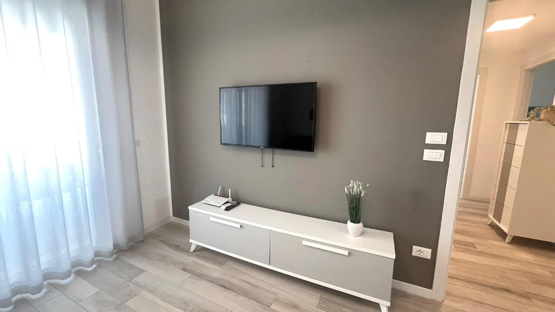 Sun Beach Residence Con Piscina - Piazza Brescia - Adria Holiday Jesolo - Family Apartments