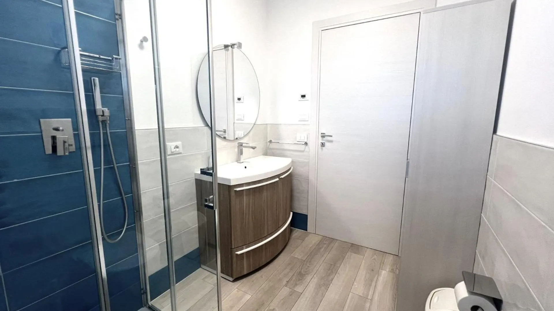 Sun Beach Residence Con Piscina - Piazza Brescia - Adria Holiday Jesolo - Family Apartments  לידו די ג'סולו