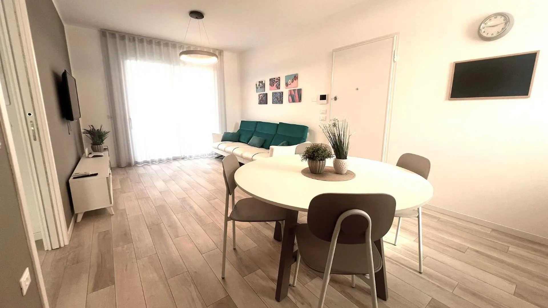 Sun Beach Residence Con Piscina - Piazza Brescia - Adria Holiday Jesolo - Family Apartments 0*, לידו די ג'סולו איטליה